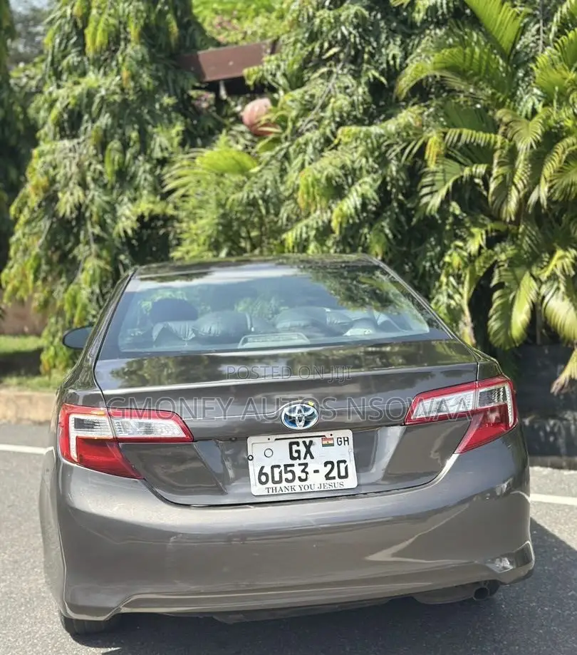 Toyota Camry LE 4dr Sedan w/Prod. End 11/13 (2.5L 4cyl 6A) 2014 Green