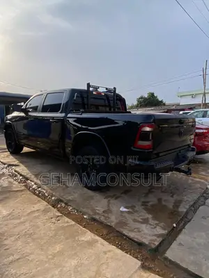 RAM 1500 2022 Black