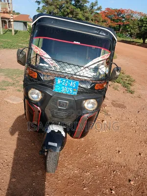 Bajaj RE 2024 Red