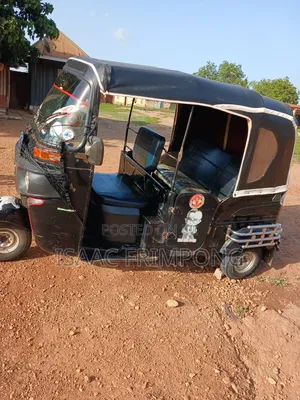 Bajaj RE 2024 Red