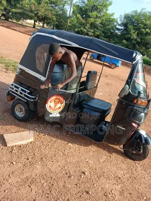 Bajaj RE 2024 Red