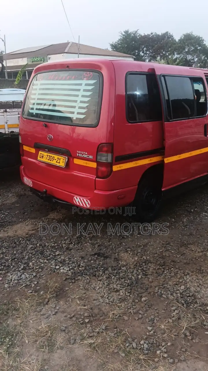 Toyota HiAce 2012 Red