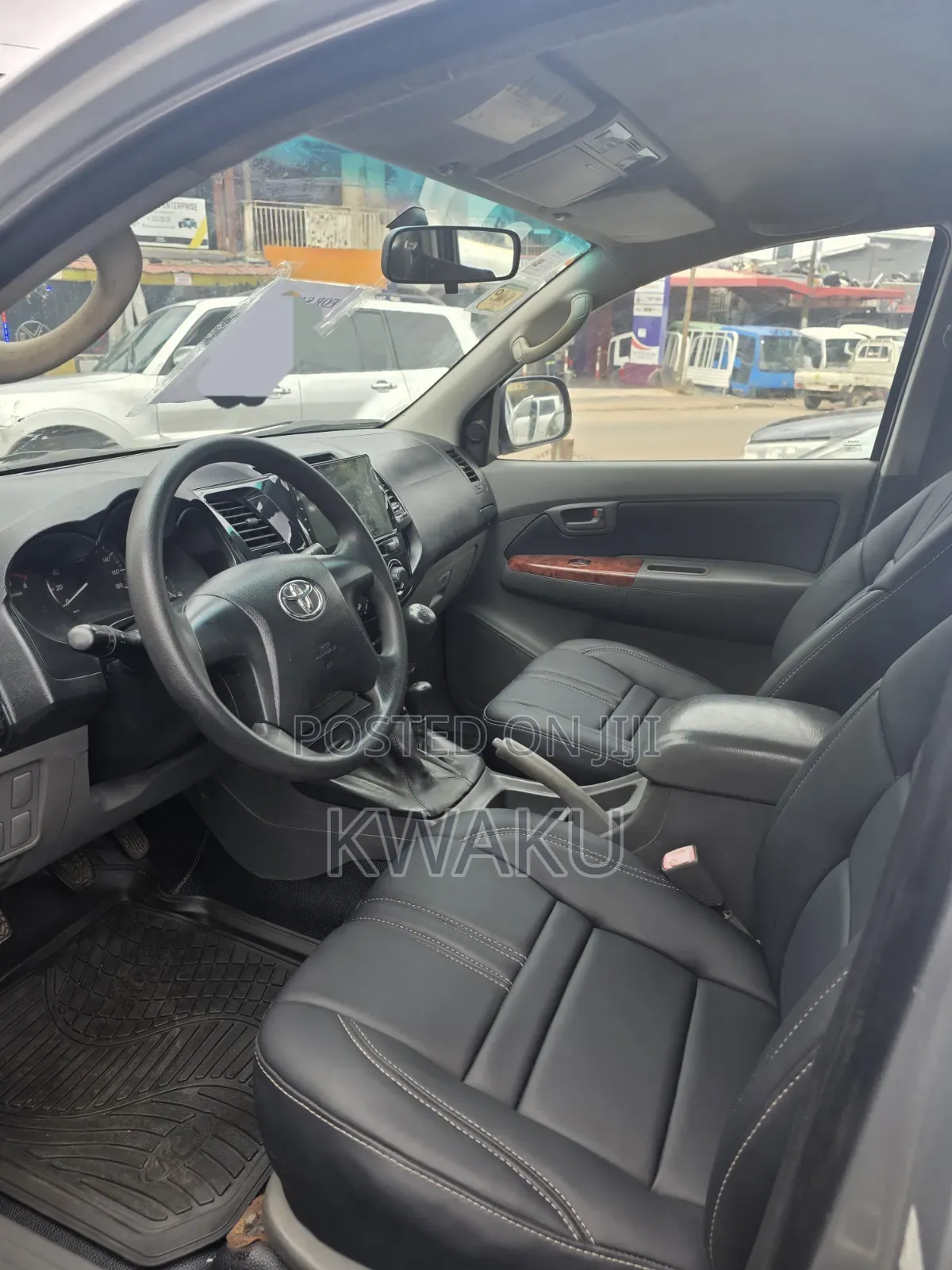 Toyota Hilux 2012 Silver