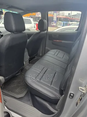 Toyota Hilux 2012 Silver