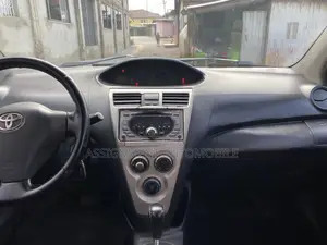 Toyota Vios 2010 Red