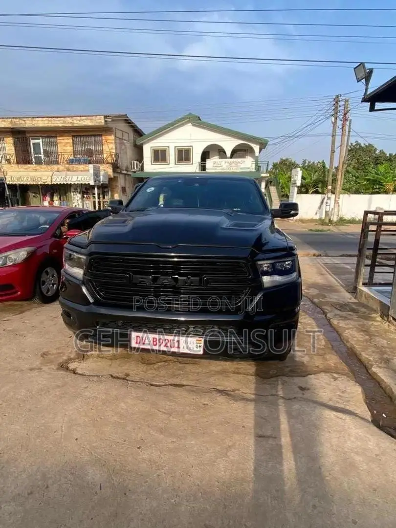 RAM 1500 2022 Black
