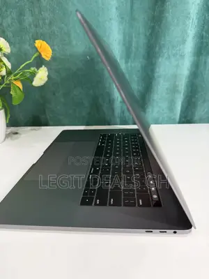 Laptop Apple MacBook Pro 2018 16GB Intel Core i7 SSD 512GB