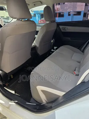 Toyota Corolla 2016 Off white