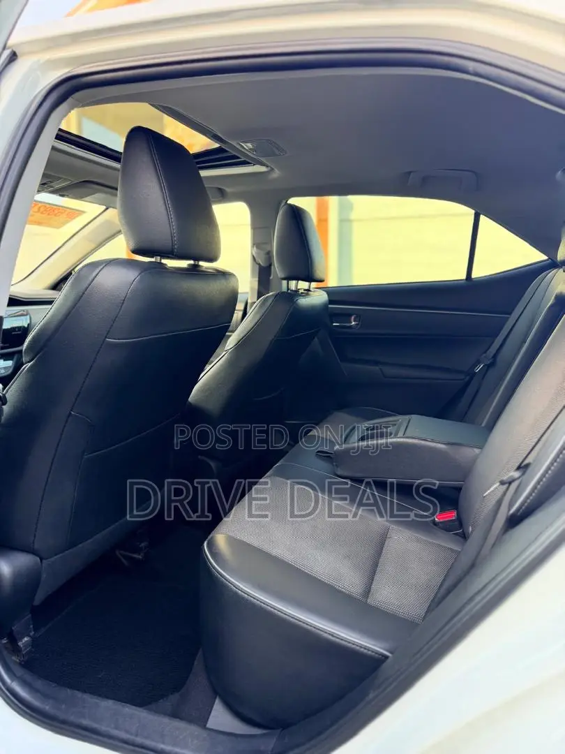 Toyota Corolla S 4dr Sedan (1.8L 4cyl CVT) 2016 White