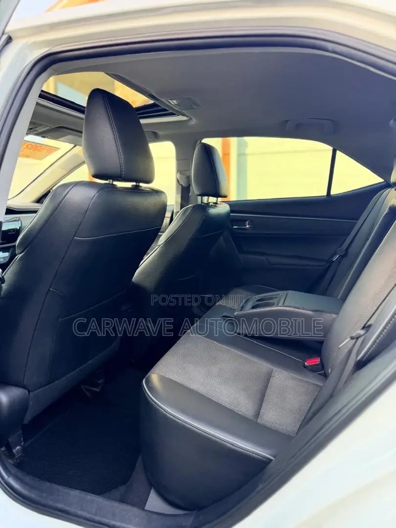 Toyota Corolla S 4dr Sedan (1.8L 4cyl CVT) 2016 White