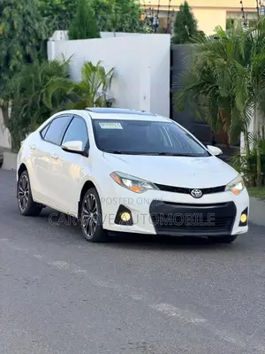 Toyota Corolla S 4dr Sedan (1.8L 4cyl CVT) 2016 White