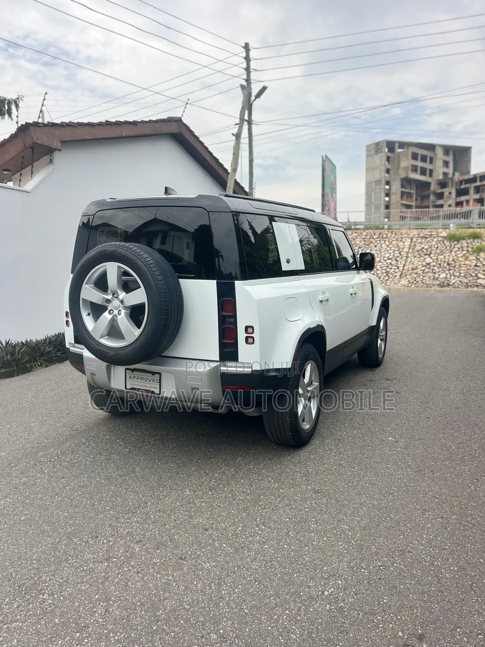 Land Rover Defender X-Dynamic SE 2024 White