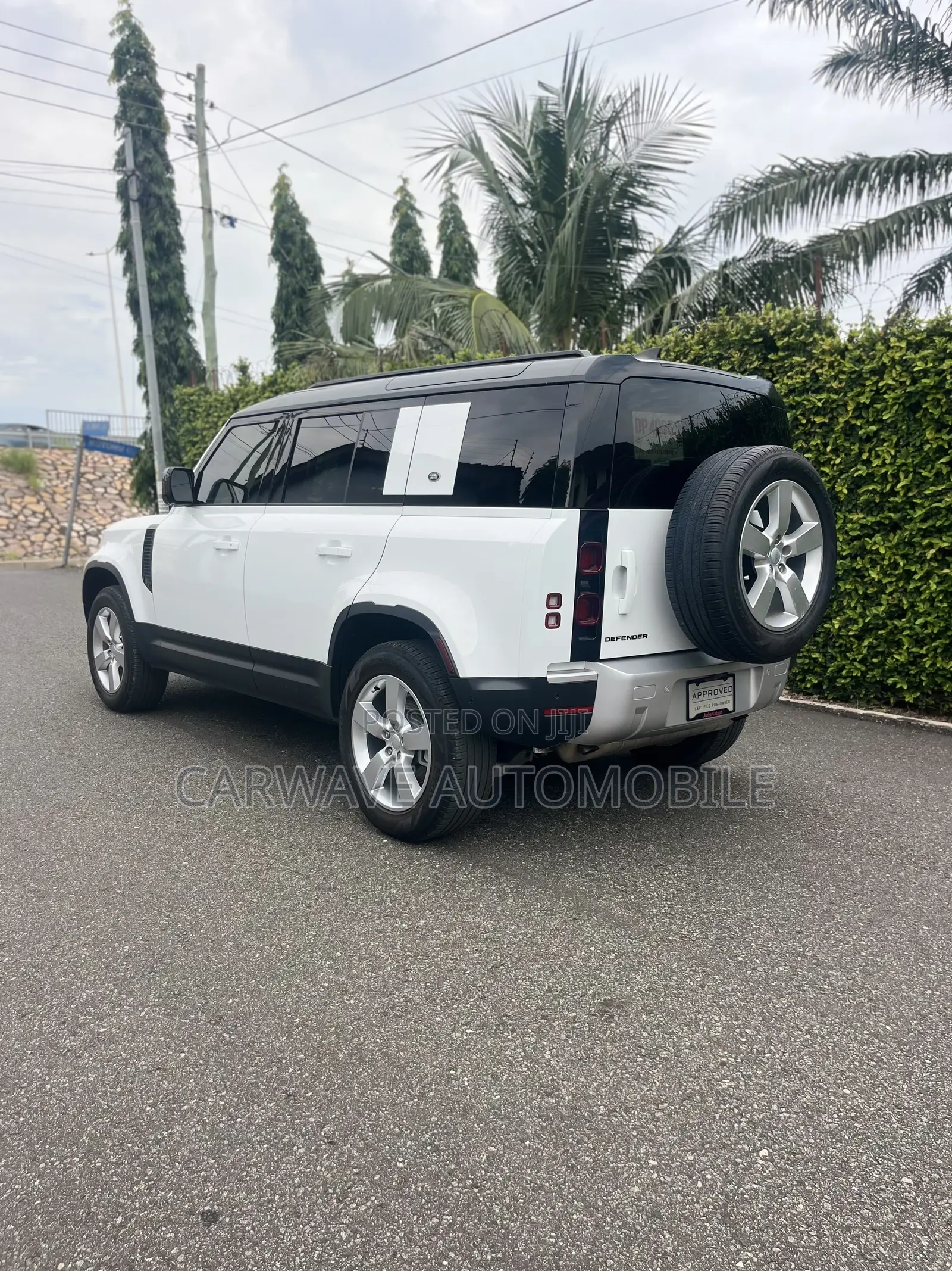 Land Rover Defender X-Dynamic SE 2024 White