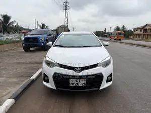 Toyota Corolla 2015 White