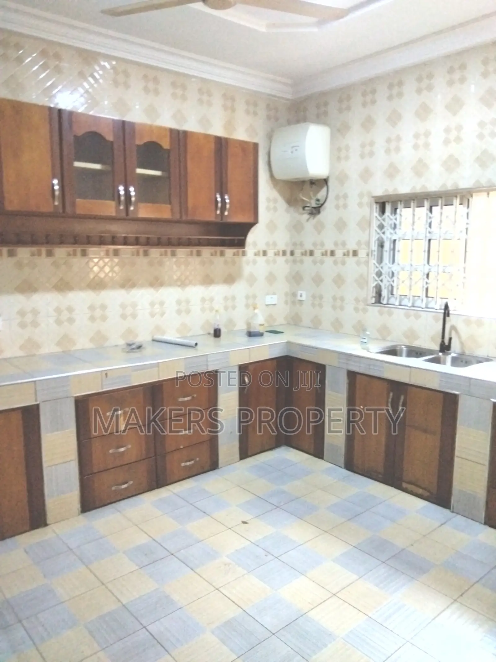 3bdrm Apartment in Mula Property, Police Station for rent