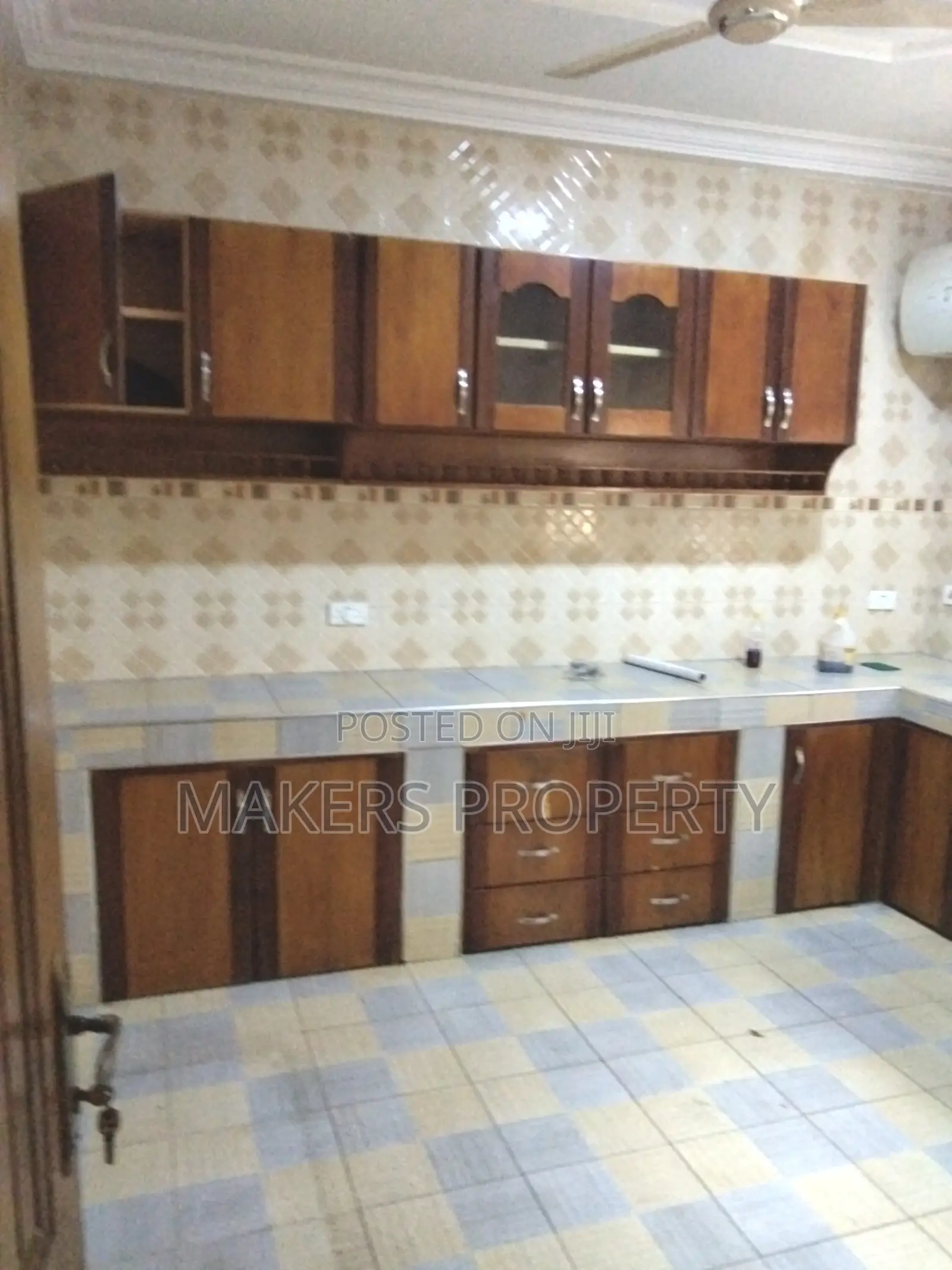 3bdrm Apartment in Mula Property, Police Station for rent
