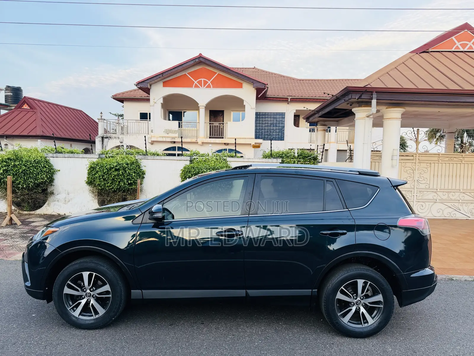 Toyota RAV4 Limited 4dr SUV (2.5L 4cyl 6A) 2018 Blue