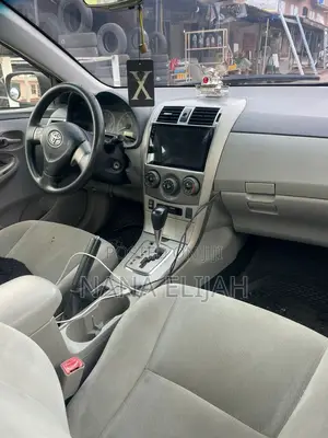 Toyota Corolla L 4-Speed Automatic 2013 Black