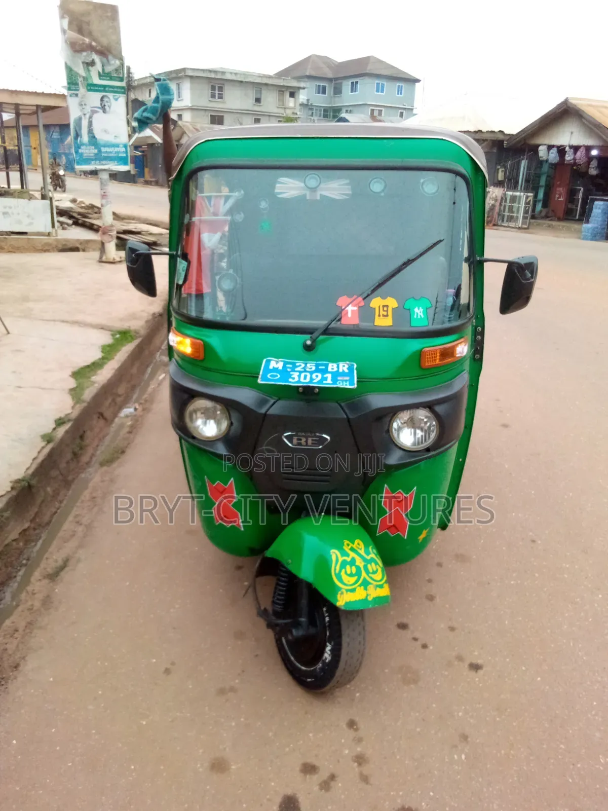 Bajaj RE 2025 Green