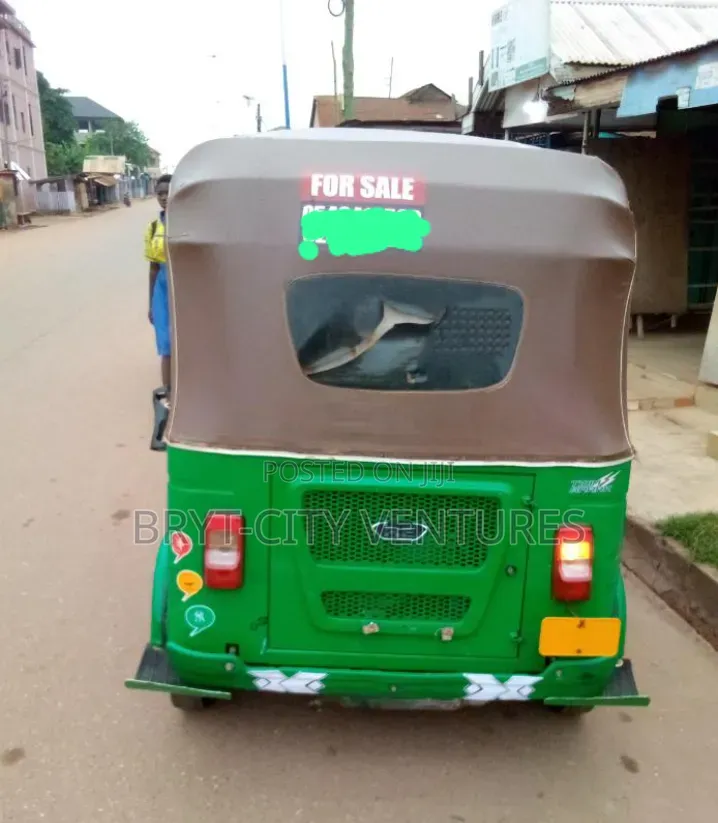 Bajaj RE 2025 Green