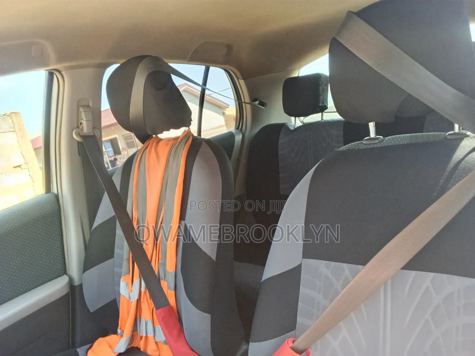 Toyota Vitz 2010 Silver