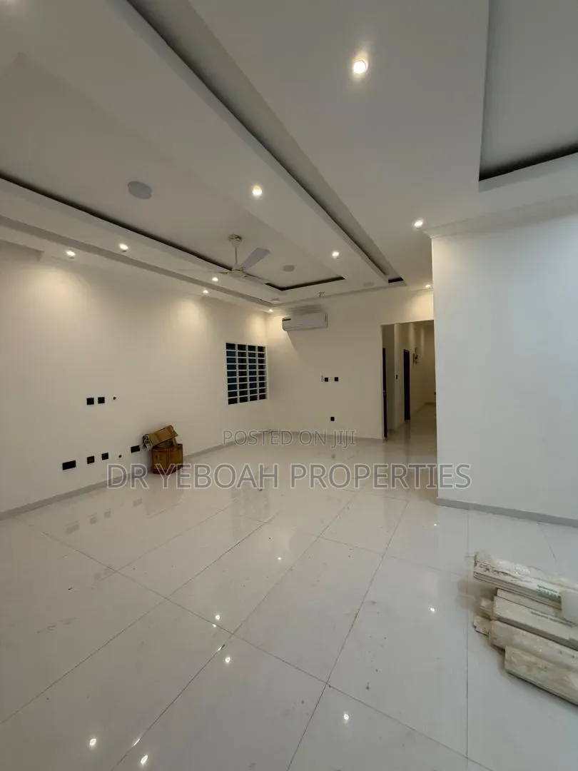 3bdrm House in Spintex Manet:- 3, Coca Cola for sale