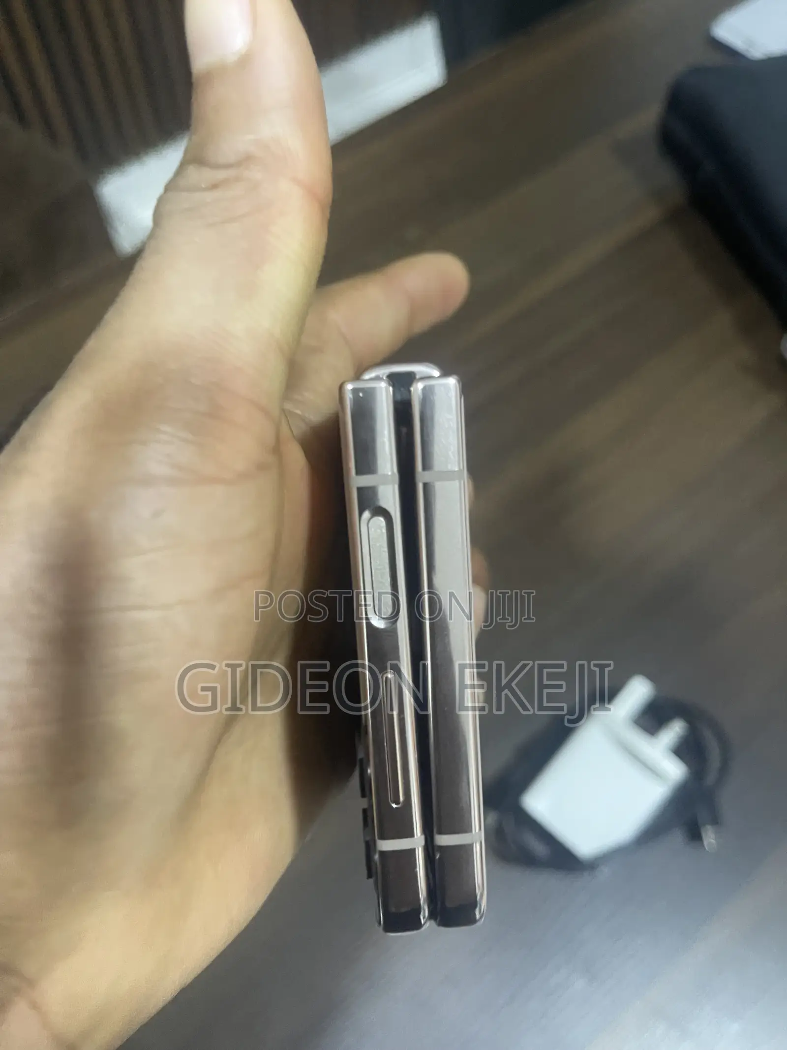 New Samsung Galaxy Z Flip4 128 GB Rose Gold