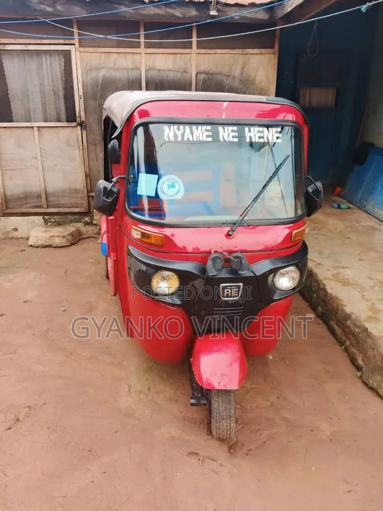 Bajaj RE 2022 Yellow
