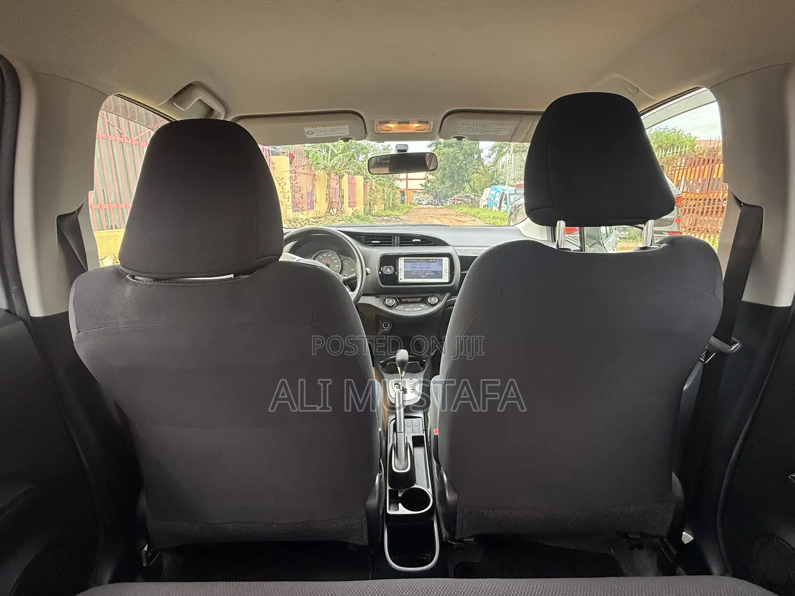 Toyota Vitz 1.3 FWD 5dr 2012 Purple