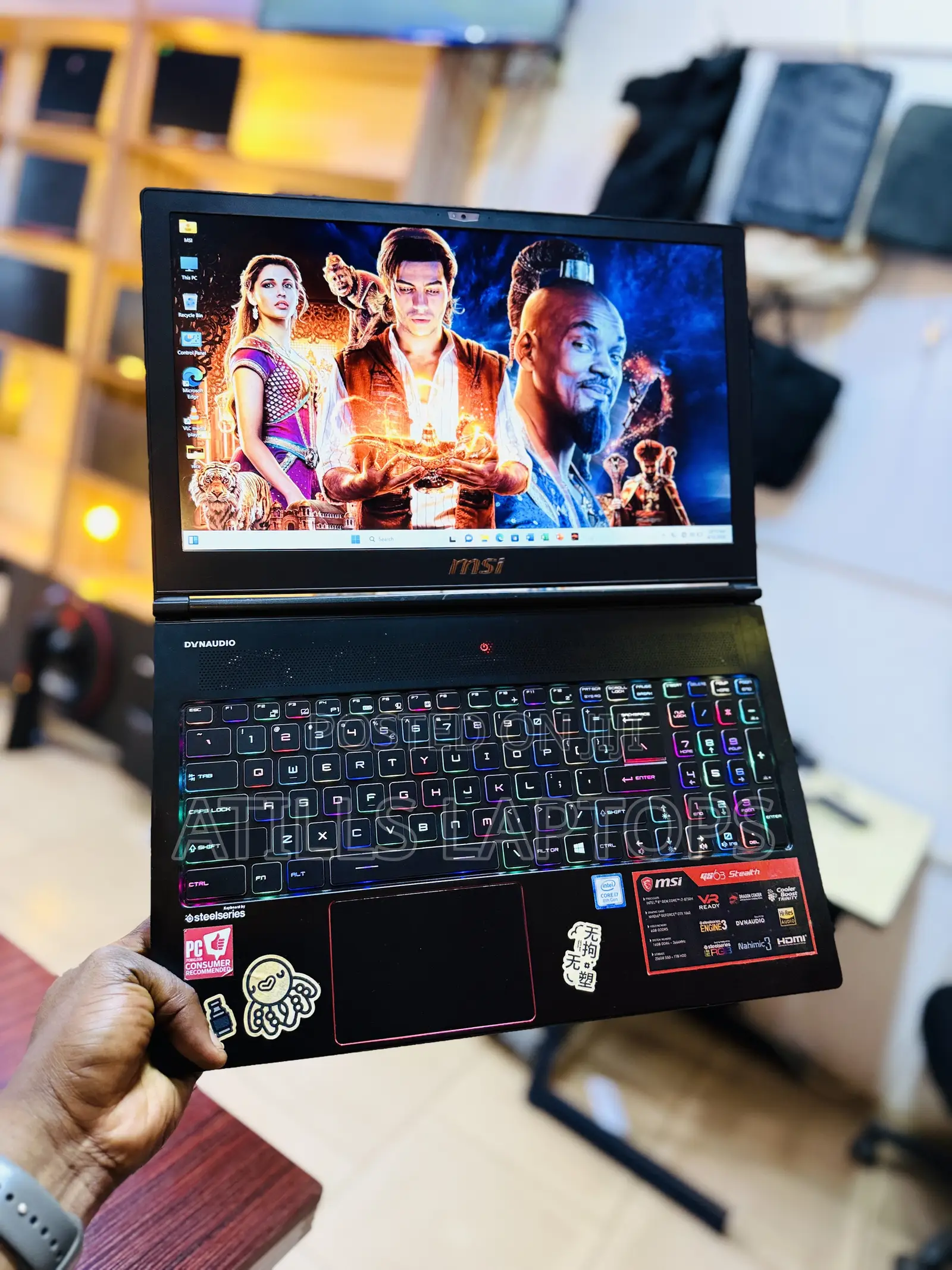Laptop MSI GS63 Stealth 8RE 16GB Intel Core i7 SSD 1.5T