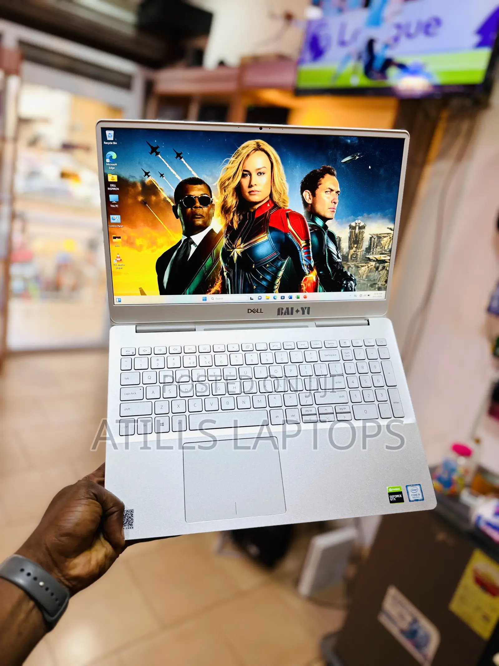 Laptop Dell Inspiron 15 7586 8GB Intel Core i7 SSD 512GB