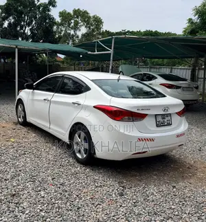 Hyundai Elantra Limited Sedan FWD (1.8L 4cyl 6A) 2013 White