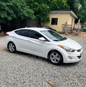 Hyundai Elantra Limited Sedan FWD (1.8L 4cyl 6A) 2013 White