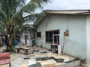 10bdrm House in Sepe Owusu Ansah, Kumasi Metropolitan for sale