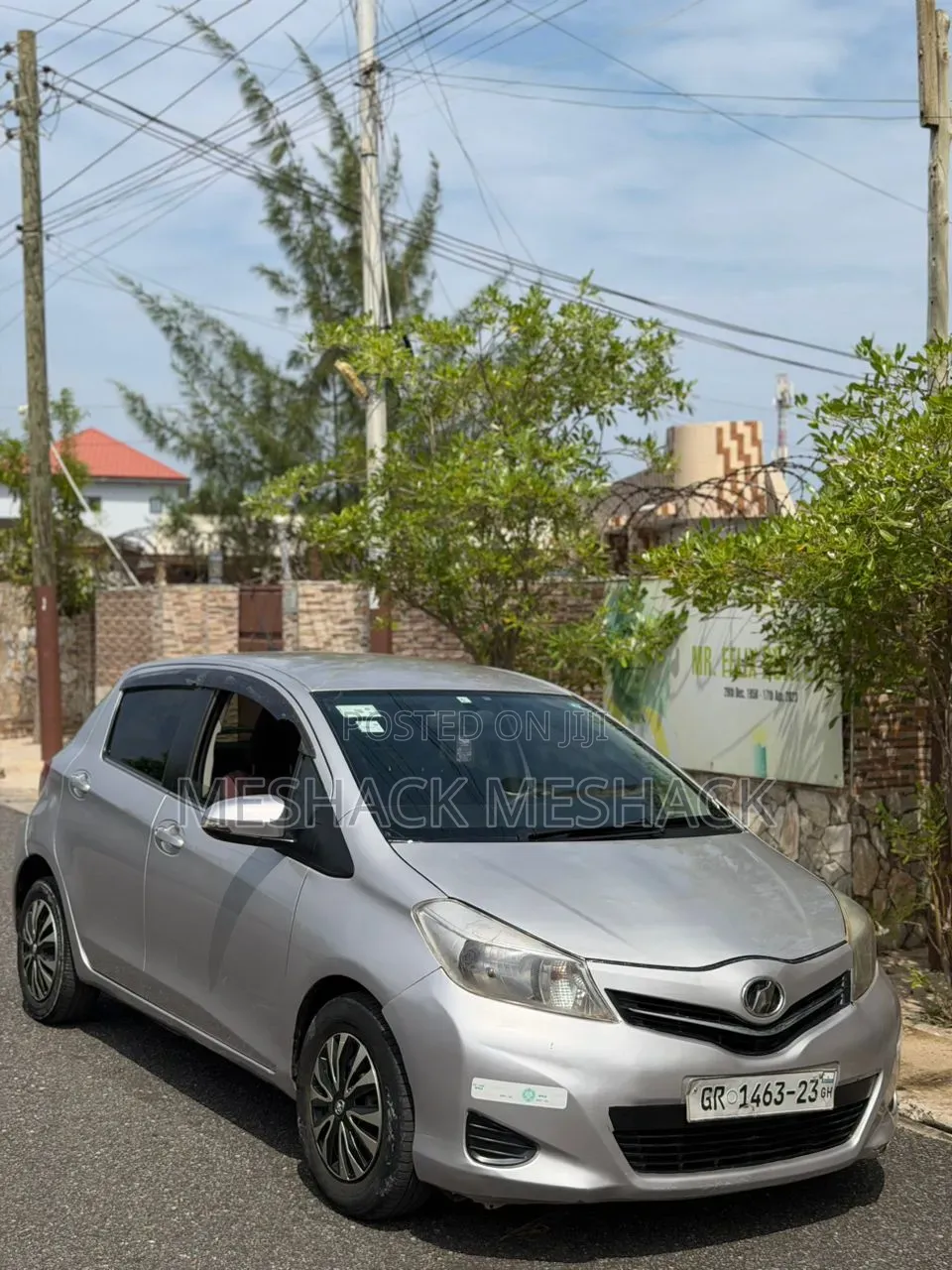 Toyota Vitz 2011 Silver