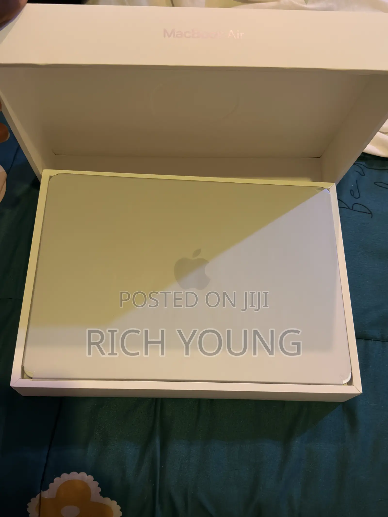 New Laptop Apple MacBook Air 2026 M5 24GB Apple M5 SSHD+SSD 1T