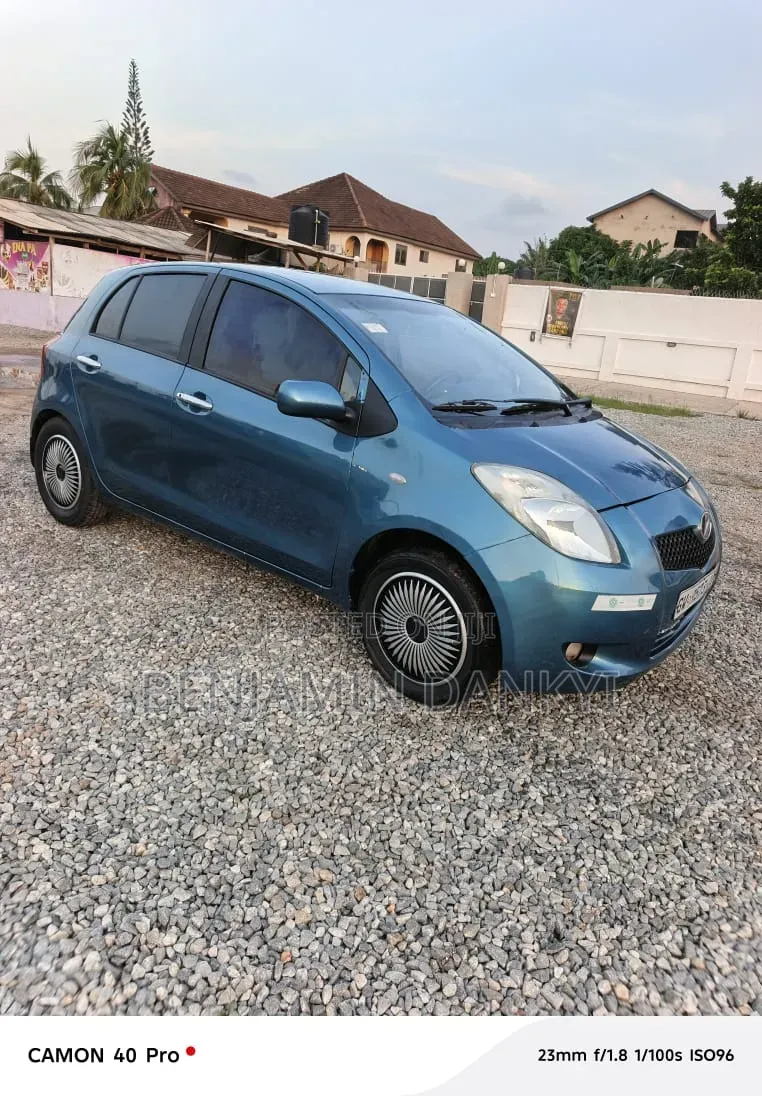 Toyota Vitz 2010 Blue