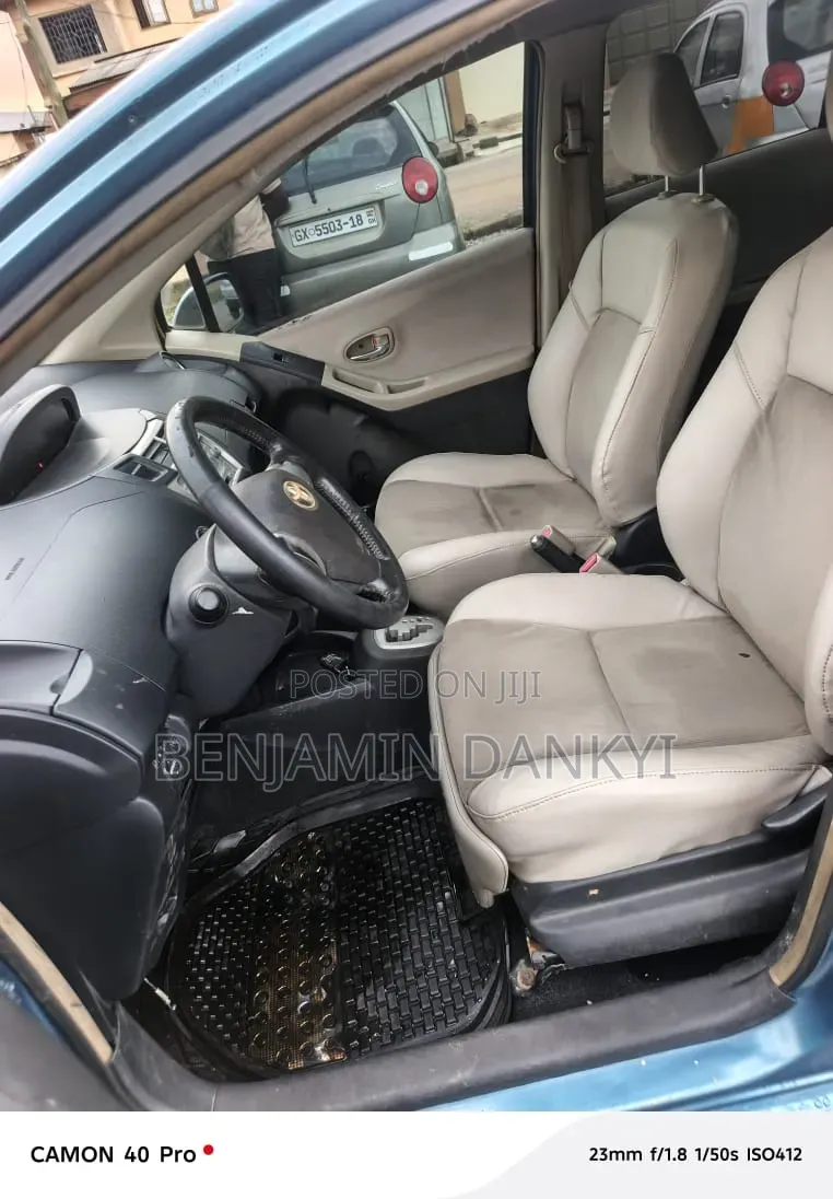 Toyota Vitz 2010 Blue