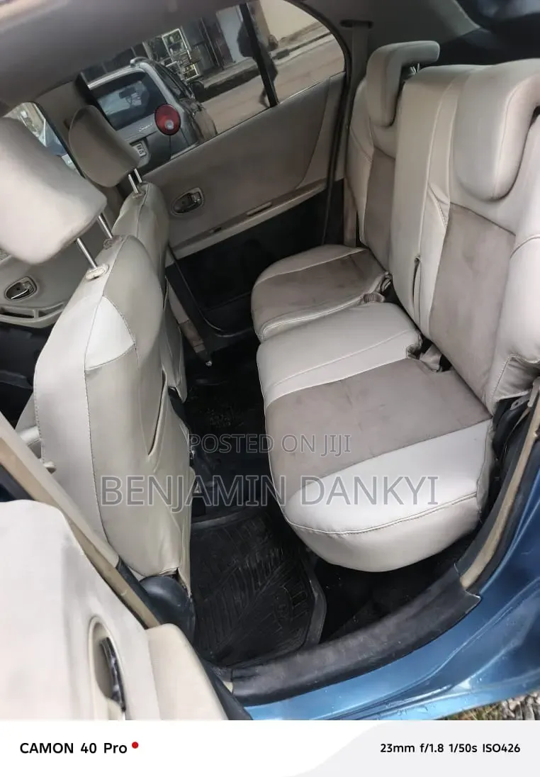 Toyota Vitz 2010 Blue
