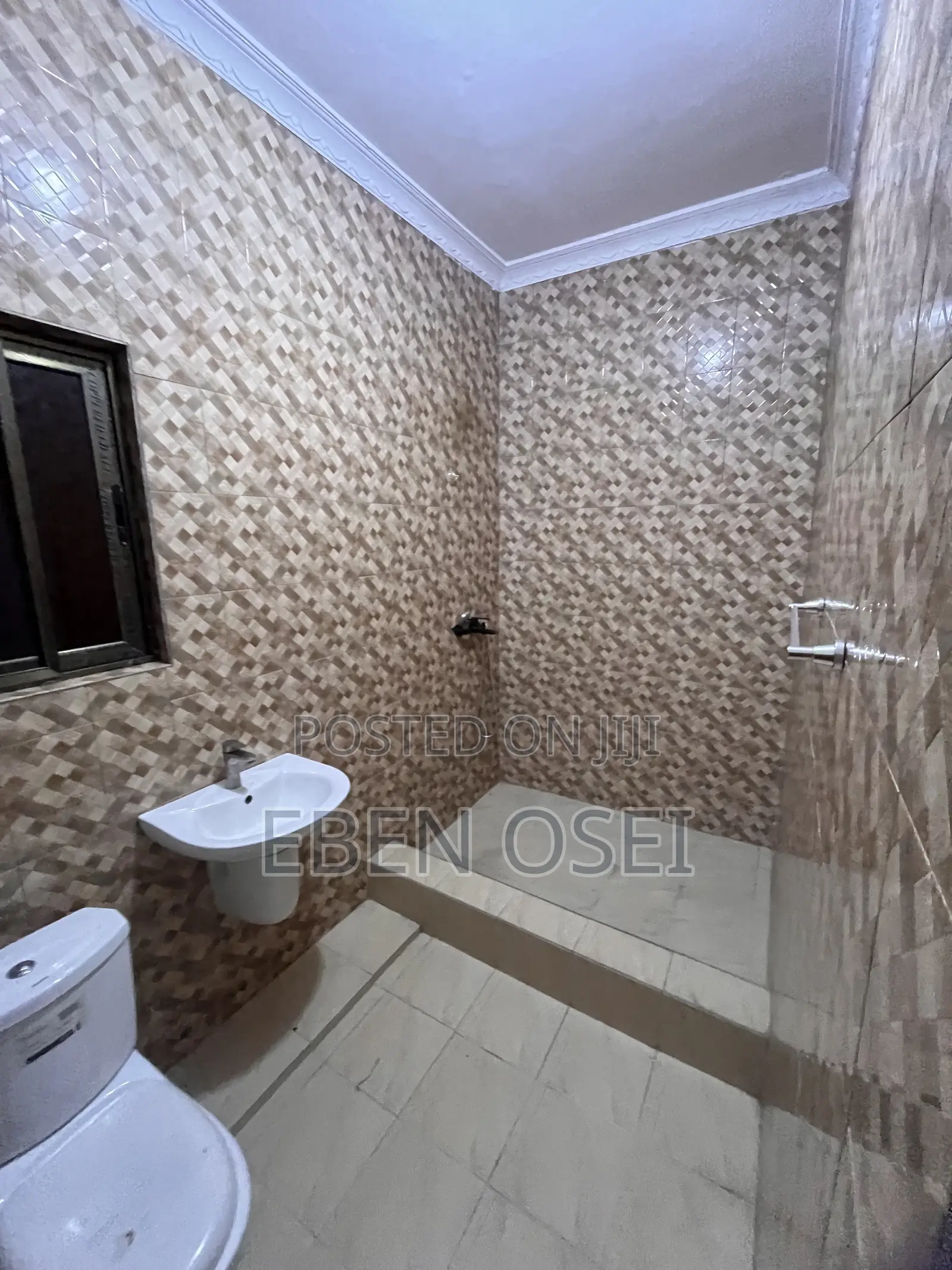 2bdrm Apartment in Dansoman for rent