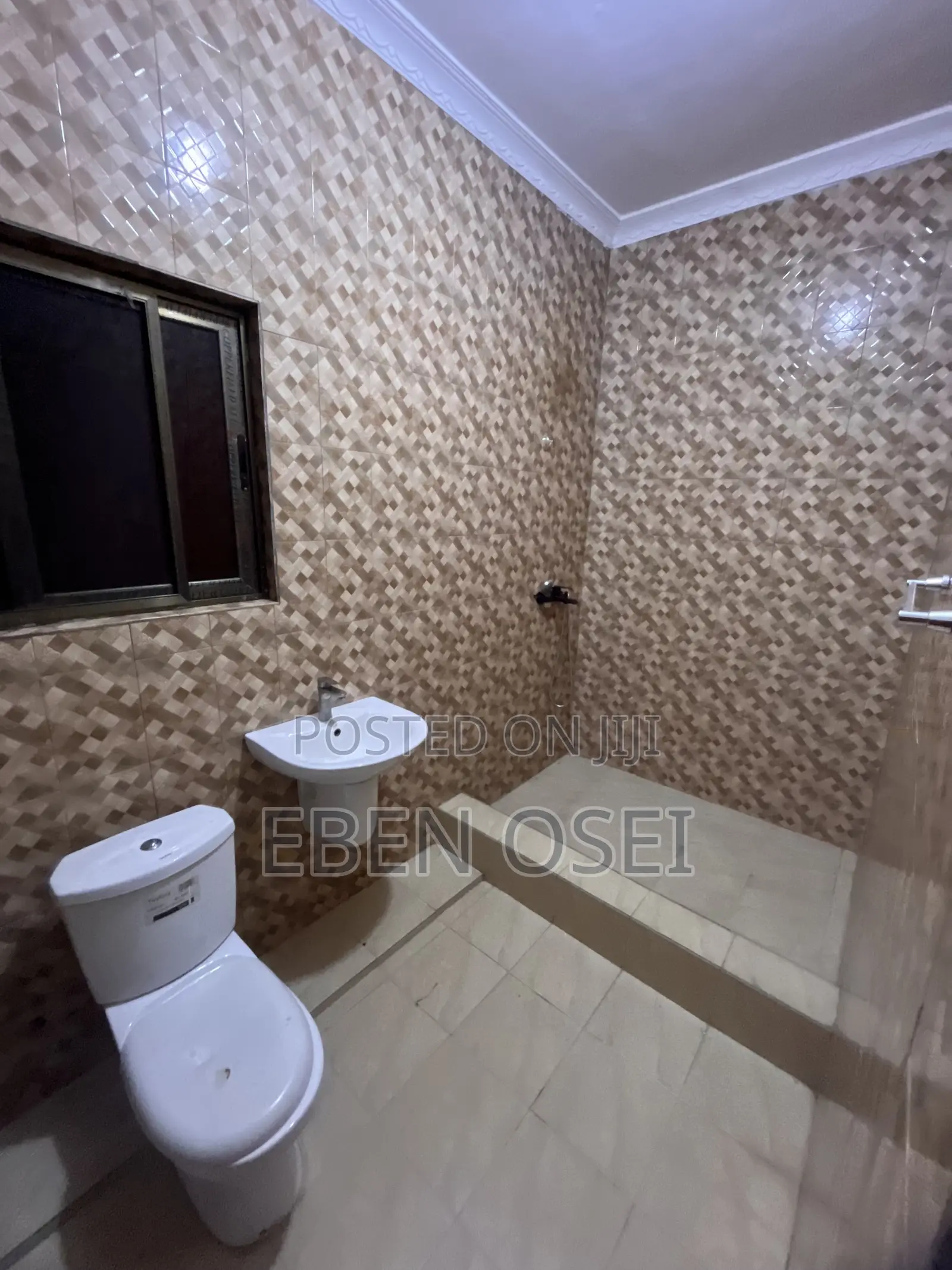 2bdrm Apartment in Dansoman for rent