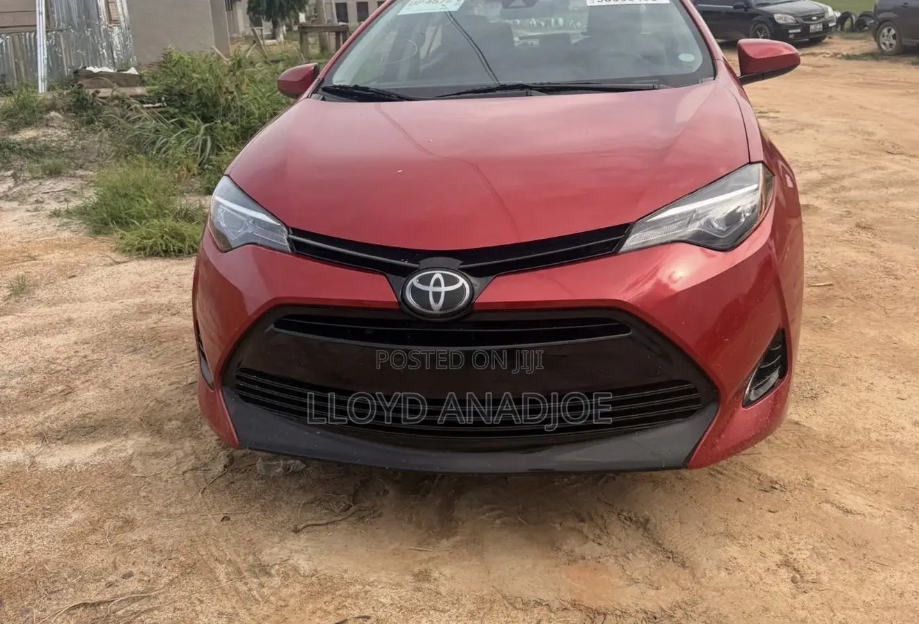 Toyota Corolla LE Eco (1.8L 4cyl 2A) 2018 Red