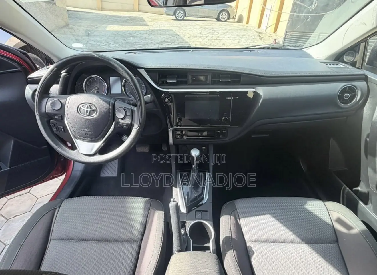 Toyota Corolla LE Eco (1.8L 4cyl 2A) 2018 Red