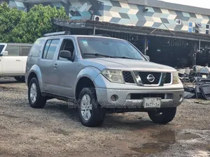 Nissan Pathfinder 2.5 dCi Comfort 2008 Silver