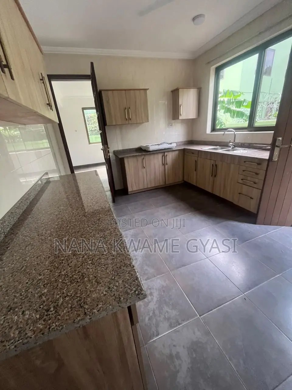 5bdrm Mansion in Willman Real Estate, Burma Camp for rent