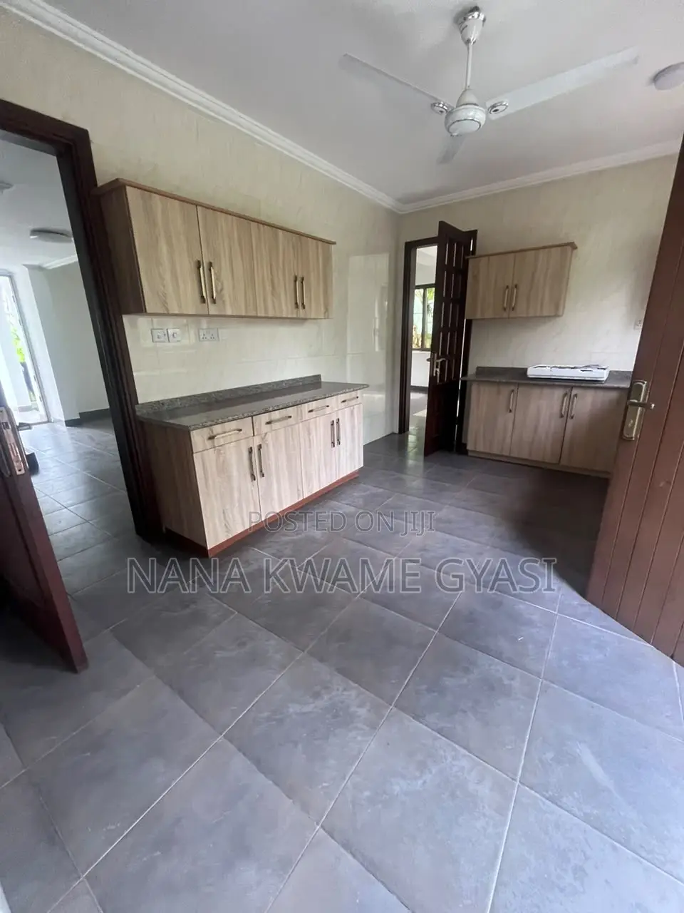 5bdrm Mansion in Willman Real Estate, Burma Camp for rent