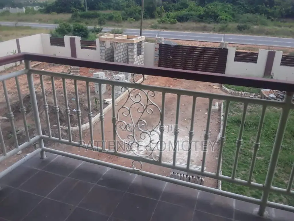 5bdrm House in Accra Metropolitan for rent