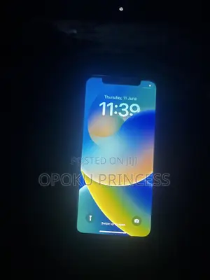 Apple iPhone X 64 GB White