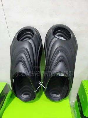 Oraimo Crestfrom Ergonomic Anti-Skid Slipper