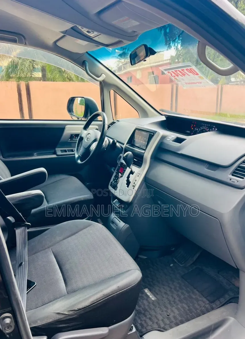 Toyota Voxy 2012 Black